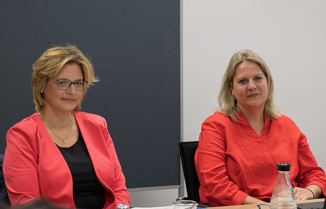 Portrait der Moderatorinnen