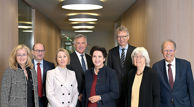 Gruppenfoto mit den Hochschulrätinnen und Hochschulräten der HHU.