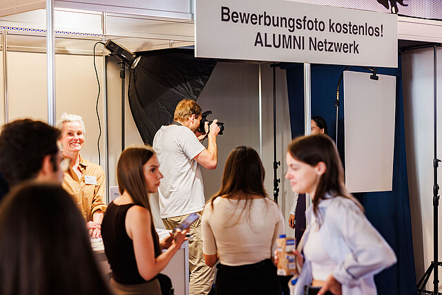 Bewerbungsfoto Shooting am Alumni Stand