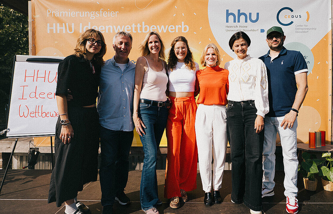  Group photo of the CEDUS team