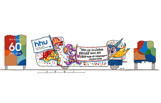 Entwurfszeichnung des HHU-Wagens. Rechts und links wird die Zeichnung jeweils von der Vorder- und Rückansicht des Wagens flankiert. Auf der Rückseite steht: Wir feiern! 60 / 1965-2025. Die Seite des Wagens ist bunt und auf weißem Grund gestaltet. Ein Harlekin trägt eine Fahne mit dem HHU-Logo. Zwei weitere Clowns halten ein Banner mit dem Zitat von Heinrich Heine: Wer im Leben töricht war, ein Weiser war er nimmer."