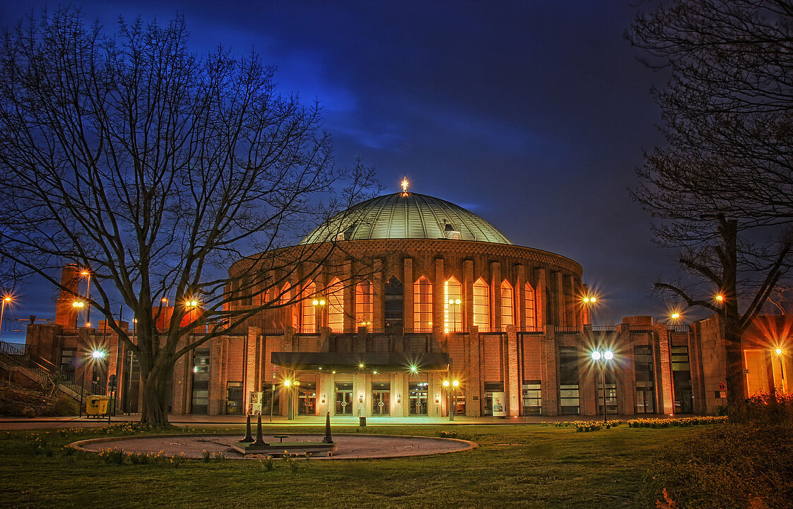 Tonhalle Düsseldorf im Abendlicht
