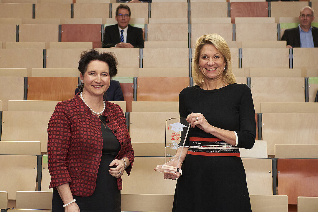 Carola von Schmettow (left) and Anja Steinbeck