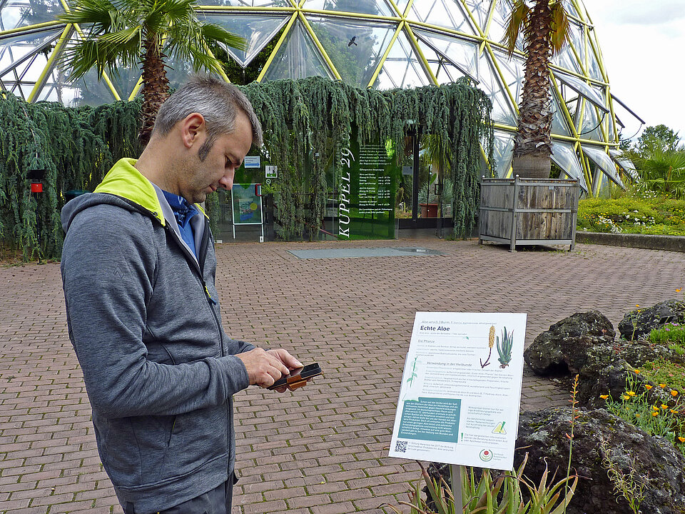 Seit Juli 2021 gibt es barrierefreie Audioführungen im Botanischen Garten der HHU.