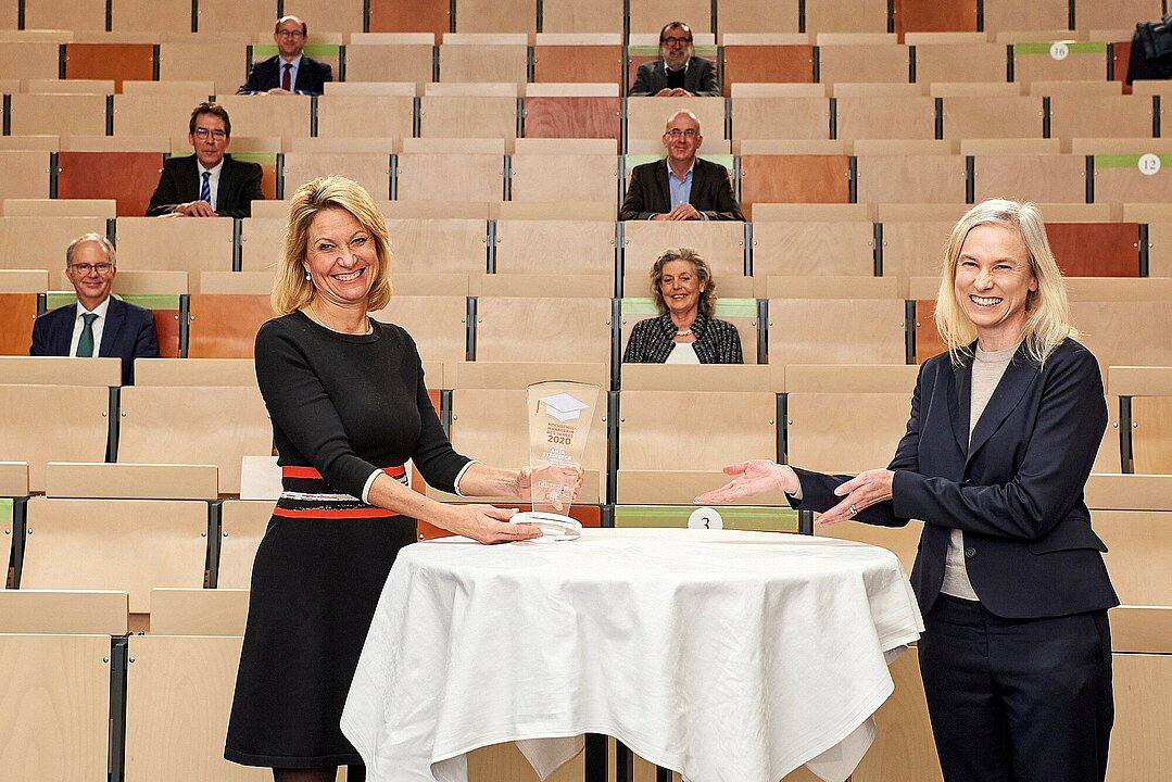 Anja Steinbeck is University Manager of the Year