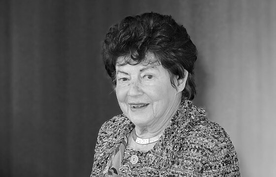 Porträt der Ehrensenatorin Brigitte Hiller